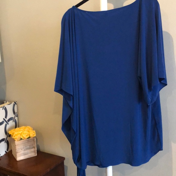 Blue top - Picture 2 of 6